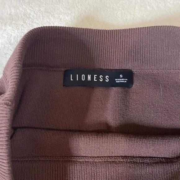 Lioness mini skirt - Picture 4 of 4